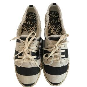DVlook Sneakers Textile Ivory/Roxie Womens Size 10 NWT